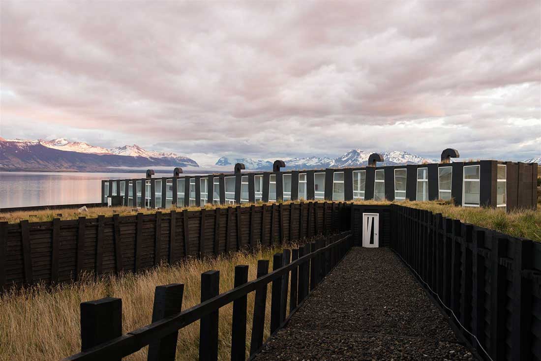 Hotel Remota overseeing Magelan's Straight - W-Trek